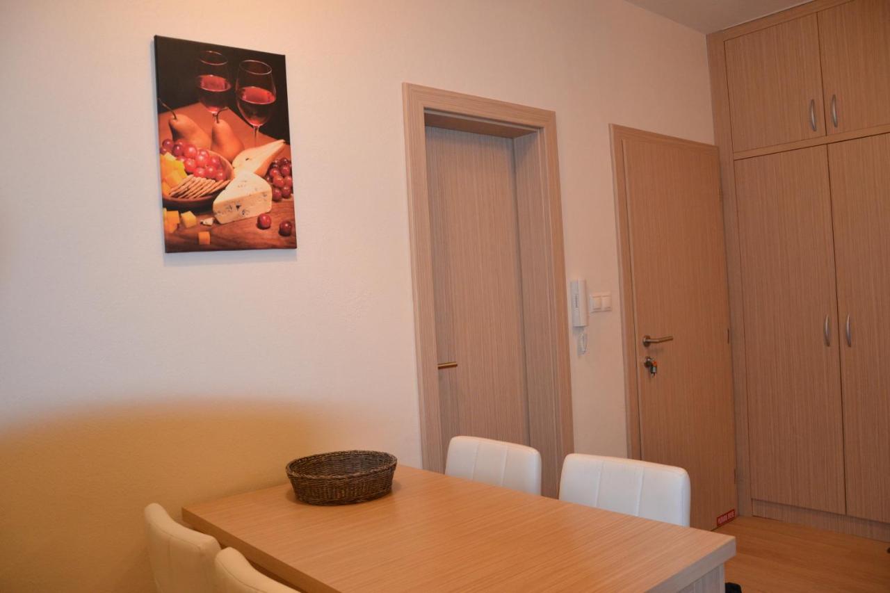Apartman V Starej Lesnej S Balkonom Стара Лесна Екстер'єр фото
